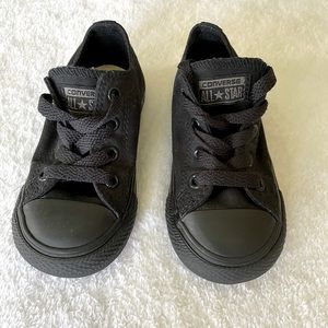 Like new Converse toddler sneakers